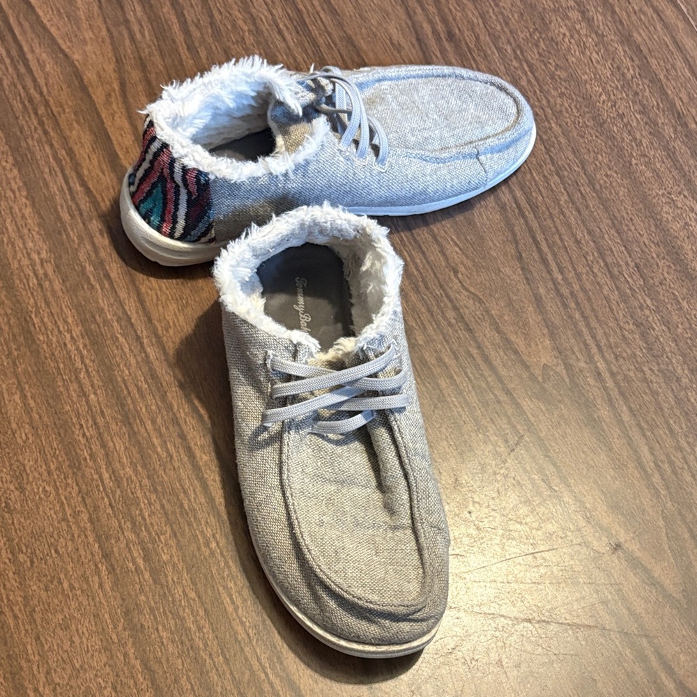 Tommy Bahama Size 6.5 Faux Fur Lined Moccasins Slip On Shoes